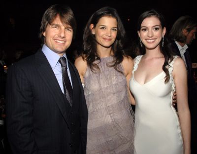 Snl Anne Hathaway Katie Holmes. Anne Hathaway#39;s SNL Appearance Makes Tom Cruise amp; Katie Holmes Snub Oscars